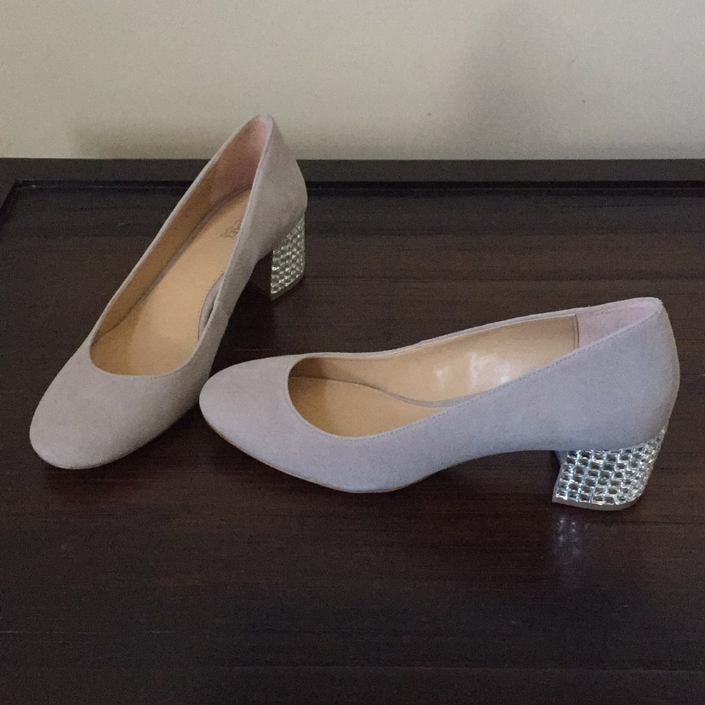 Michael Kors Arabella Kitten Pump Suede Pearl Grey